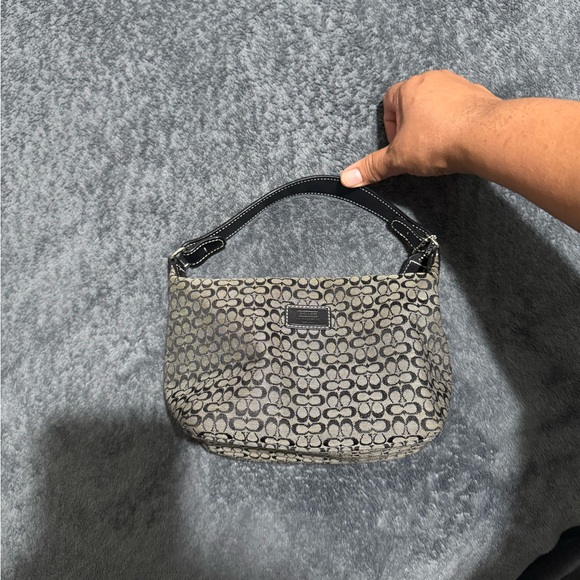 Coach Black and Gray Signature Shoulder Bag - Picture 4 of 14